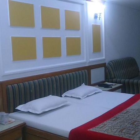 Hotel Unnati Ahmedabad Eksteriør bilde