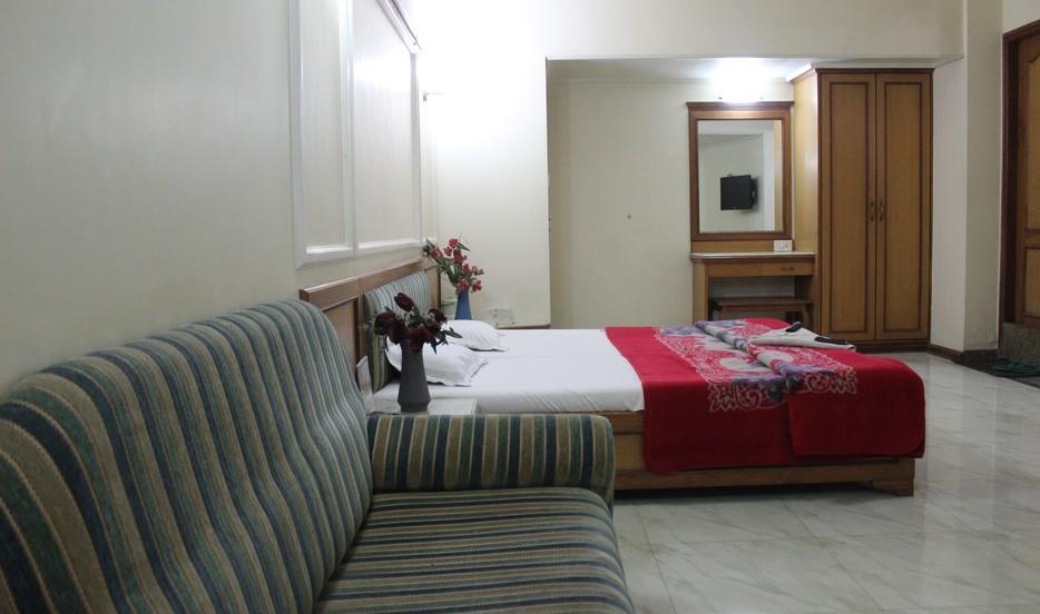 Hotel Unnati Ahmedabad Eksteriør bilde